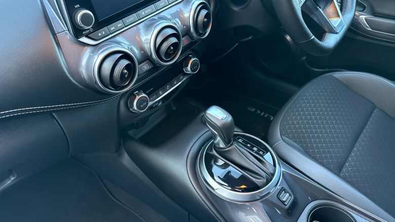 Nissan Juke 1.6 Hybrid N-Connecta 5dr Auto Hybrid Hatchback